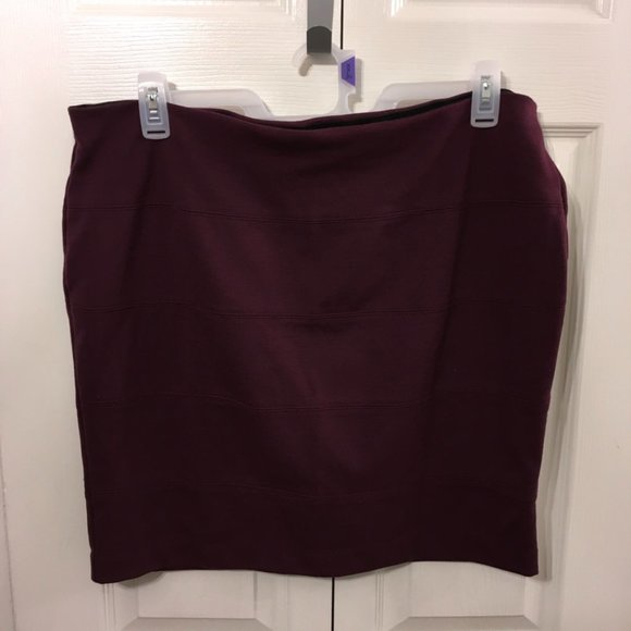 DAISY FUENTES Skirt - Picture 2 of 6